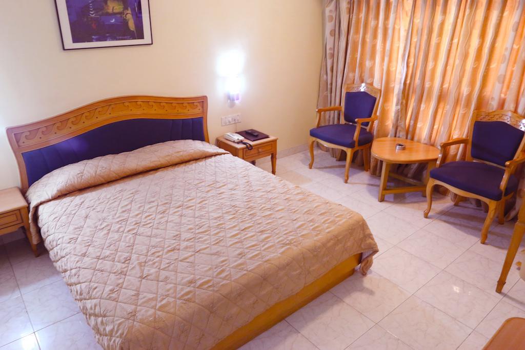 The Ambassador Hotel Pune Habitación foto